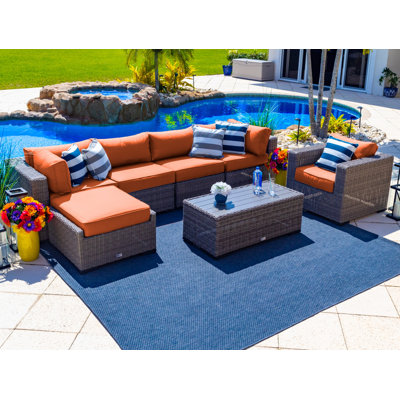 Ensemble de conversation en osier / rotin pour 6 personnes avec coussins Sunbrella Aleyza