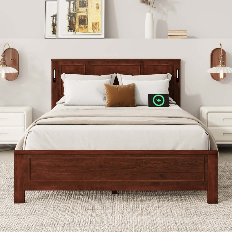 Lit de style campagnard avec lumières DEL intégrées et charge USB, King, Noyer