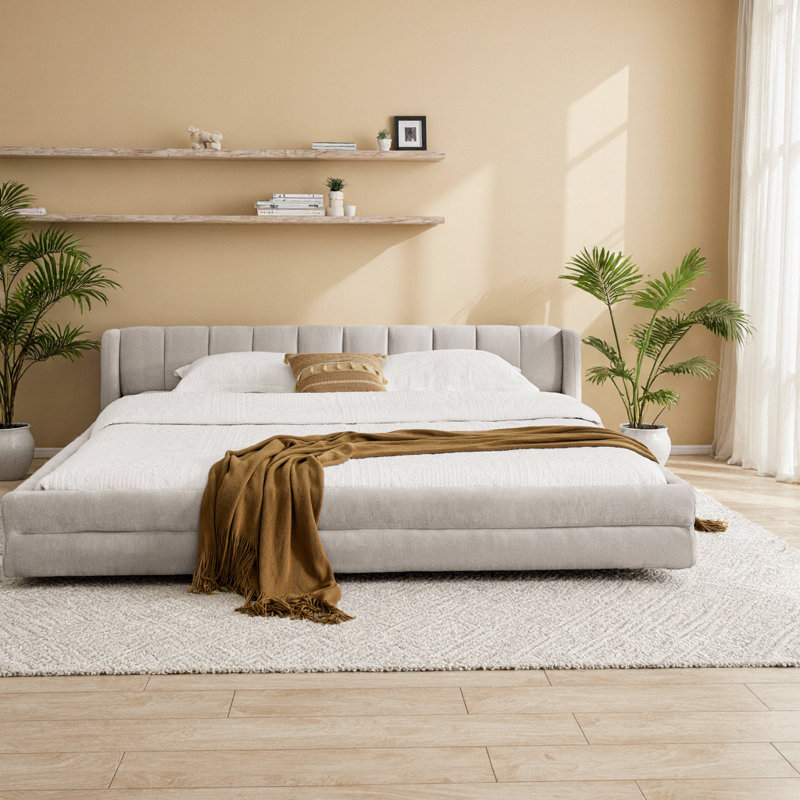 Structure de lit tapissier très grand avec tissu en chenille de luxe et tête de lit - Centre de table beige moderne (88 po x 87 po x 23 po)