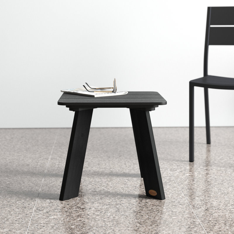 Table d'appoint en plastique Byrnes, Noir