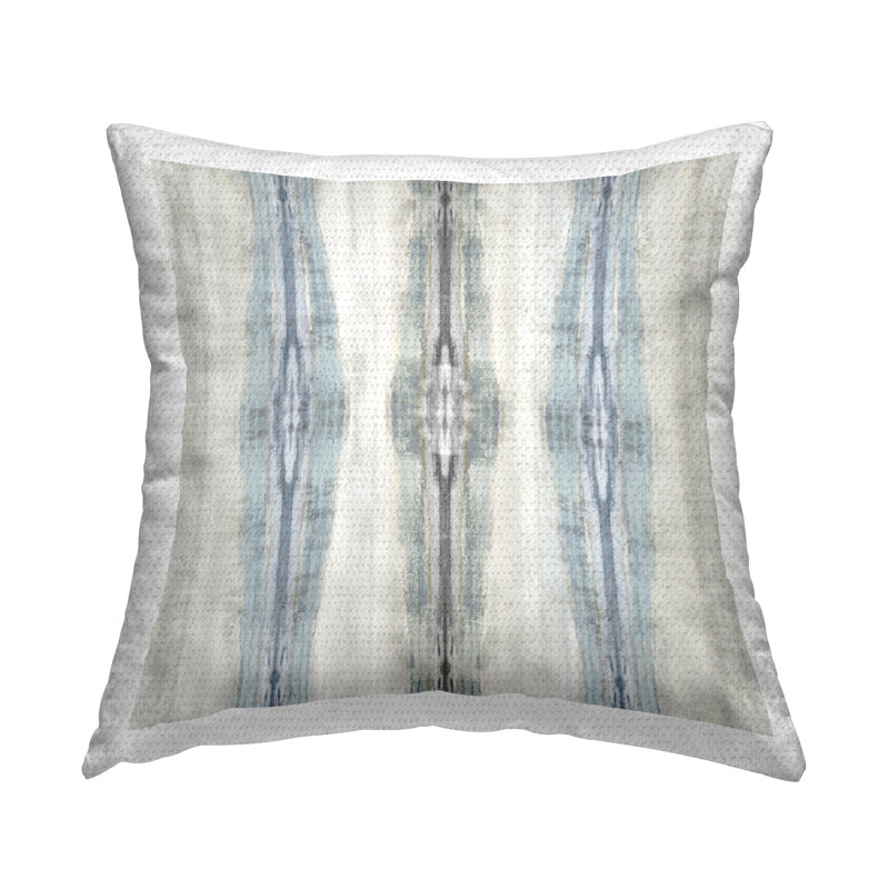 Coussin extérieur gris doux à motif ikat imprimé par Ellie Roberts