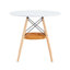 Table de salle à manger circulaire de 31,5 pouces de diamètre, plateau en panneau de fibres à densité moyenne blanc, pieds en bois massif, avec structure de panier de rangement tissé suspendu. Une table basse décontractée pouvant accueillir de 2 à 4 personnes.-130132042