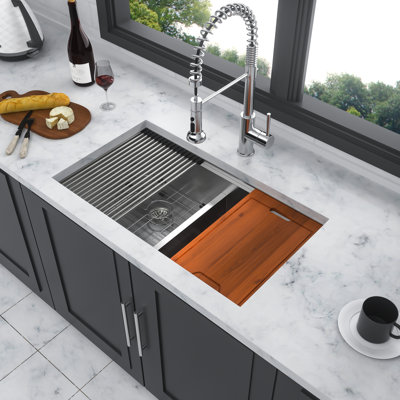 Évier de cuisine à double cuve 50/50 en acier inoxydable T304 de calibre 16 avec cuve de 10 po de profondeur et cuve profonde de 10 po, conception à tablier plat pour un look moderne, drain d'eau en forme de X facile à recouvrir, revêtement