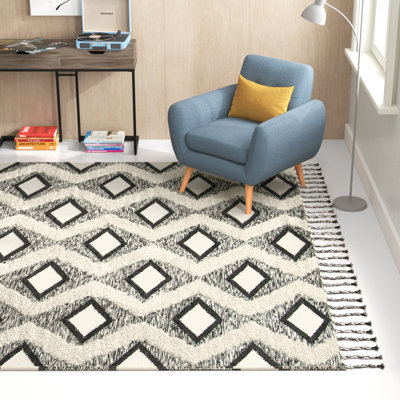 Tapis géométrique beige / noir en laine / coton noué à la main Alimatou