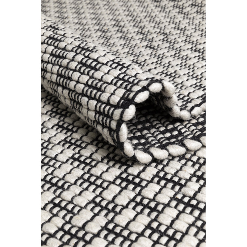 RHYTHM, Black / white, Rectangle 6'7" x 9'10"
