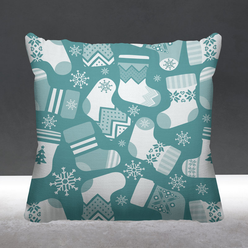 Coussin décoratif intérieur / extérieur Christmas Stockings, L 17 po x H 17 po, Ciel