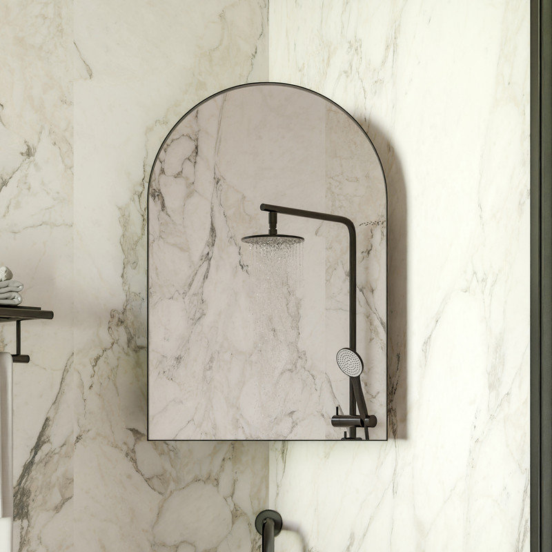 Armoire à pharmacie d'angle avec miroir arqué et tablettes réglables - Solution de rangement peu encombrante pour la salle de bain
