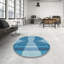 Tapis bleu ciel à motifs-109905096