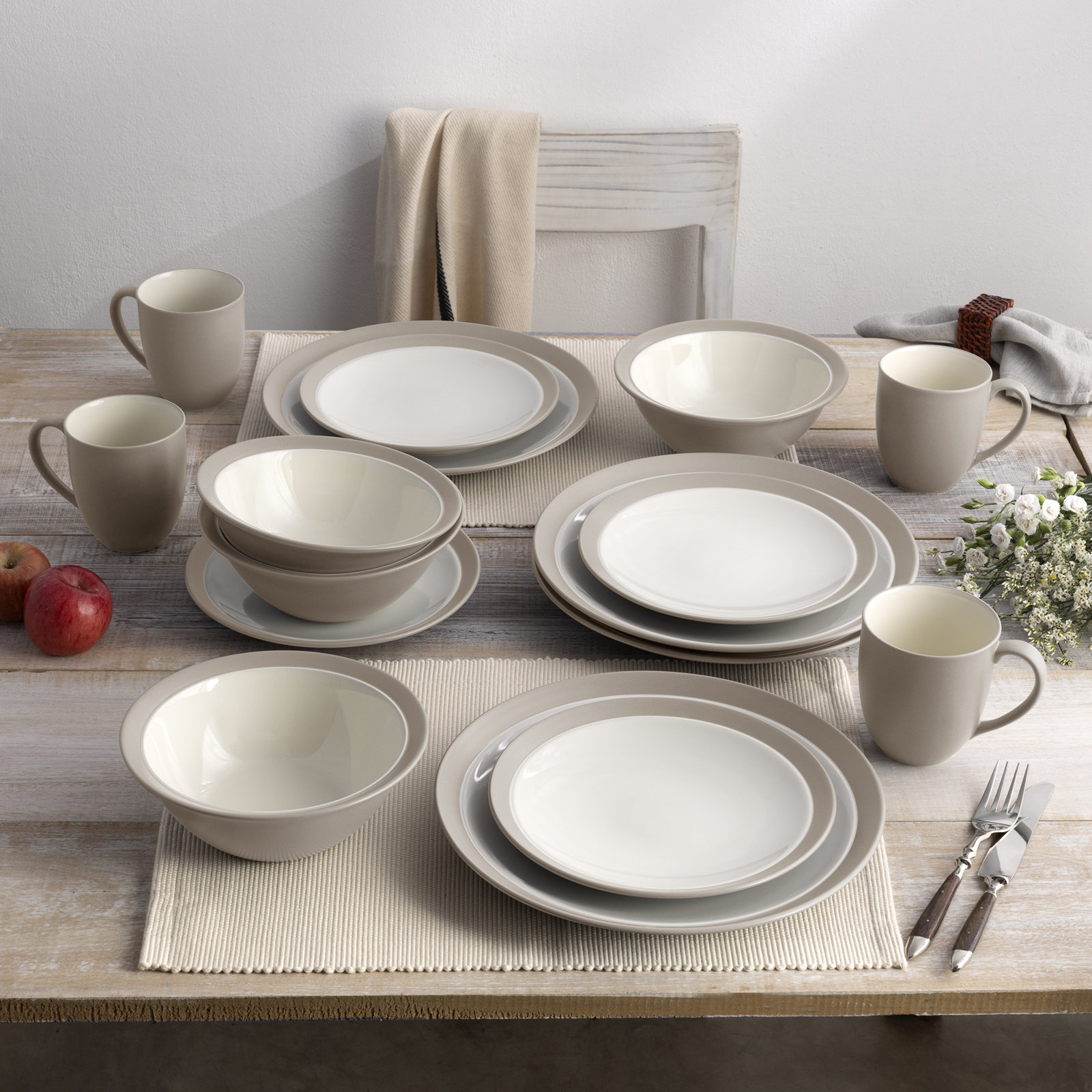 Noritake Colorwave 16-Piece Curve Dinnerware Set, Service for 4, Sand