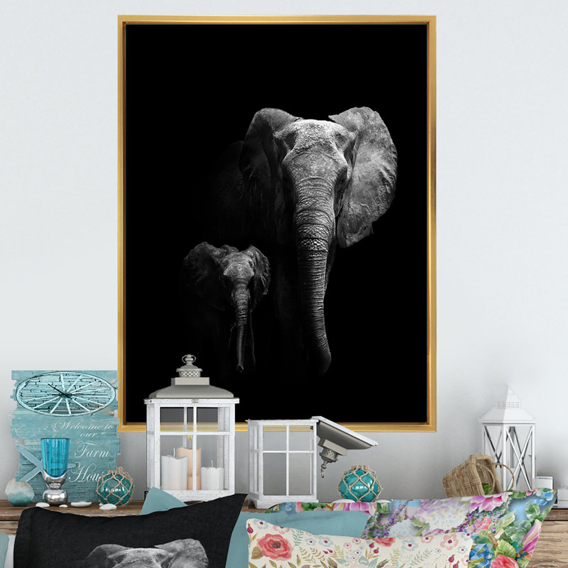 Éléphant d'Afrique sauvage en noir et blanc - Impression sur toile, H 20 po x l 12 po, Cadre flottant doré