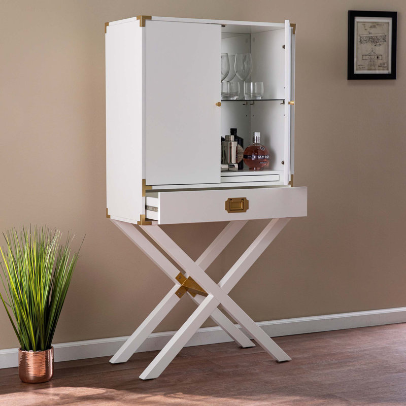 Grande armoire de campagne avec rangement Campaign