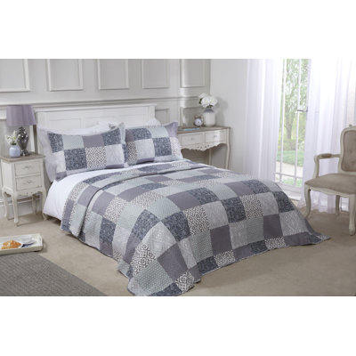 Amiyah Polyester Patchwork Bedspread with Pillow Shams