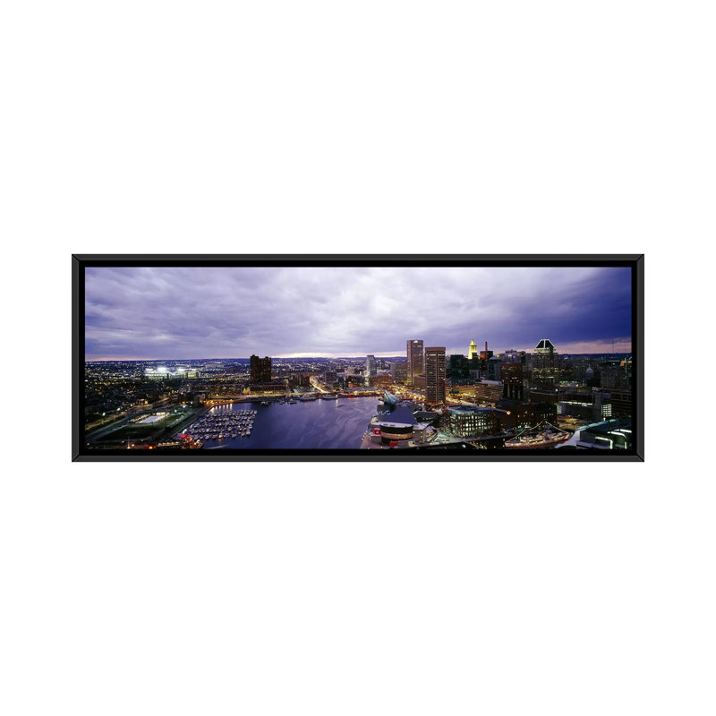 «Buildings Lit Up at Dusk, Baltimore, Maryland», reproduction de photo sur toile, H 20 po x l 60 po x P 1,5 po