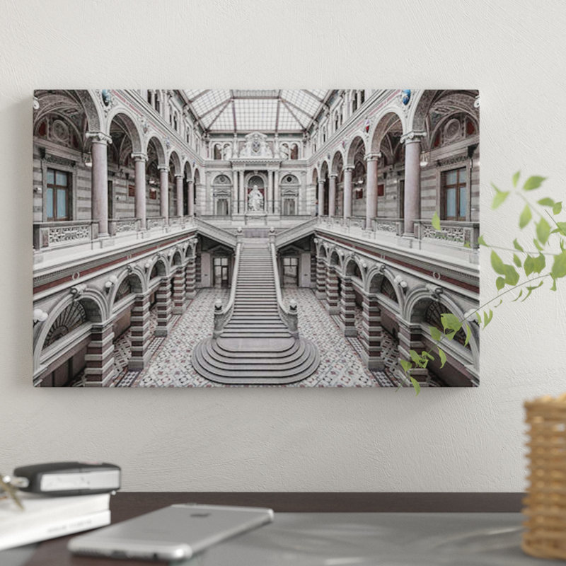 Justizpalast, Vienna par Massimo Cuomo - reproduction d'art sur toile tendue, H 8 po x l 12 po x P 0,75 po, Pas de tapis
