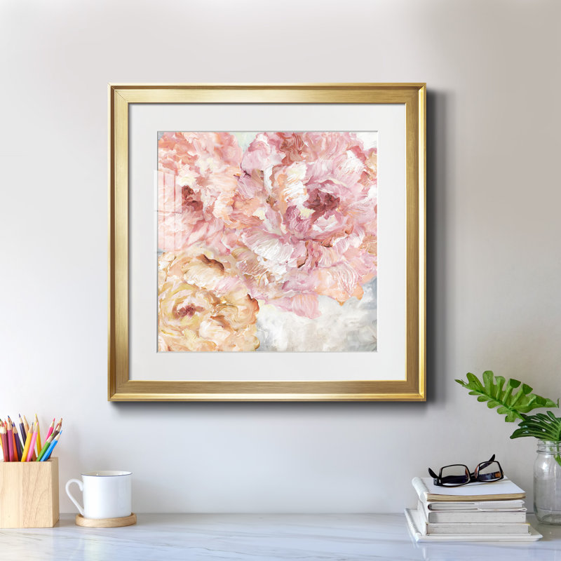 Contemporary Peony I par J Paul - Reproduction d'art sur papier encadrée, Papier encadré doré