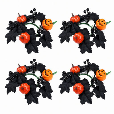 Couronne de bougie 11,02 po d'Halloween, mini-couronne artificielle en paquet de 4 avec citrouilles-lanternes, baies noires et feuilles d'érable noires, petite couronne d'automne pour porte-bougie, centre de table, décoration de récolte d'Halloween