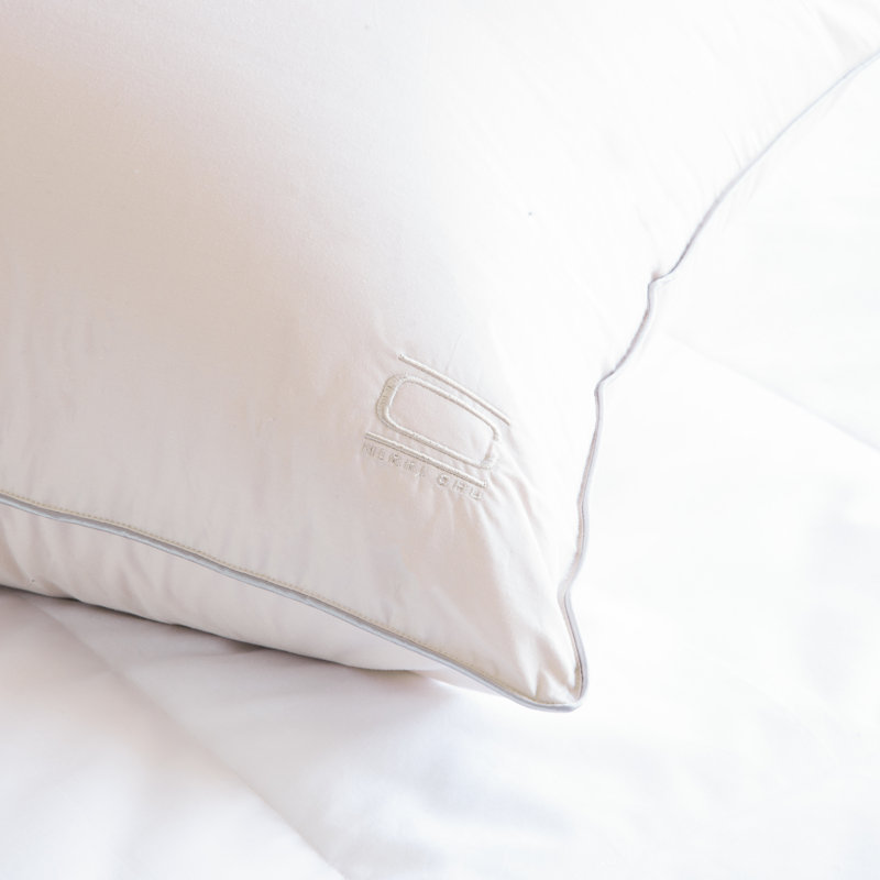 Coussin Nikki Chu, H 20 po x l 36 po