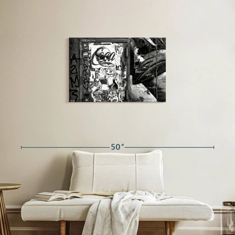 Sireci Manhattan, 20" H x 30" W
