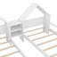 Lit plateforme double avec tête de lit en forme de maison et table de chevet intégrée