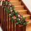 Guirlande de Noël artificielle 6 pi avec pommes de pin, baies rouges et boules, décorations de Noël pour escalier de manteau de cheminée