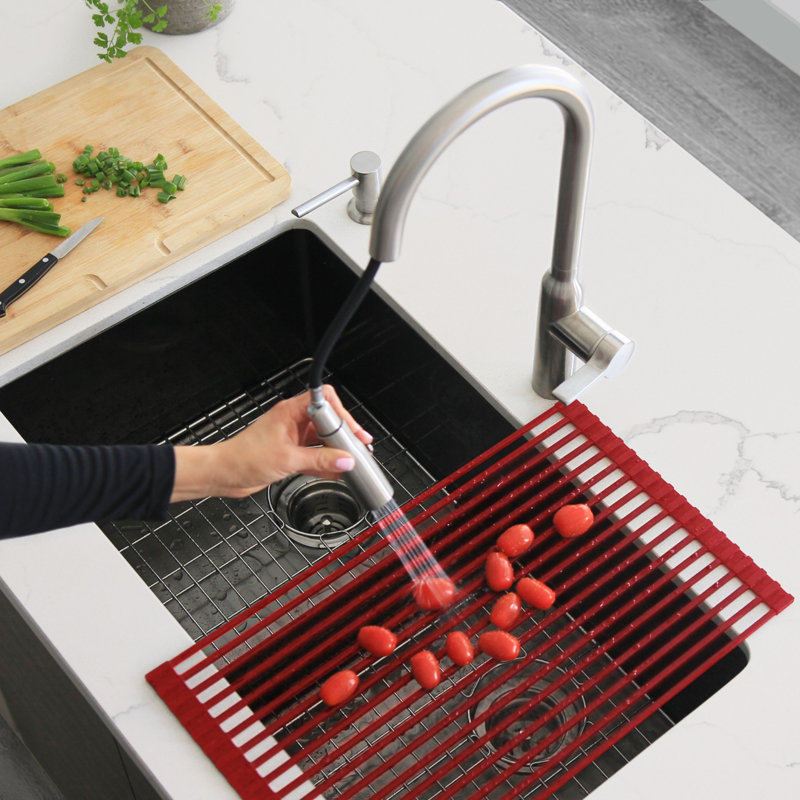 Égouttoir à vaisselle flexible enroulable pour le dessus de l'évier de 20 po STYLISH, Rouge
