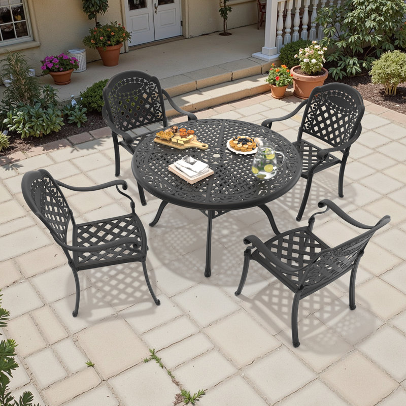 Ensemble de salle à manger d'extérieur rond 5 pièces de 122 cm (48,03 po) avec trou pour parasol, 4 chaises empilables avec coussins rouges