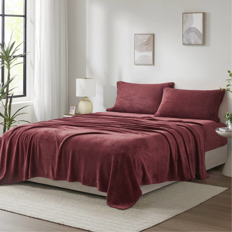 Drap de lit très grand 4 pièces bourgogne, 100% velours doux, comprend un drap plat, 2 taies d'oreiller ajustées, élastique pour matelas de 16 po, facile à laver à la machine, brossé des deux côtés