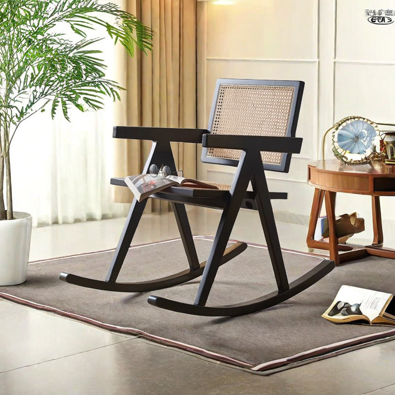 Chaise berçante en rotin et bois massif