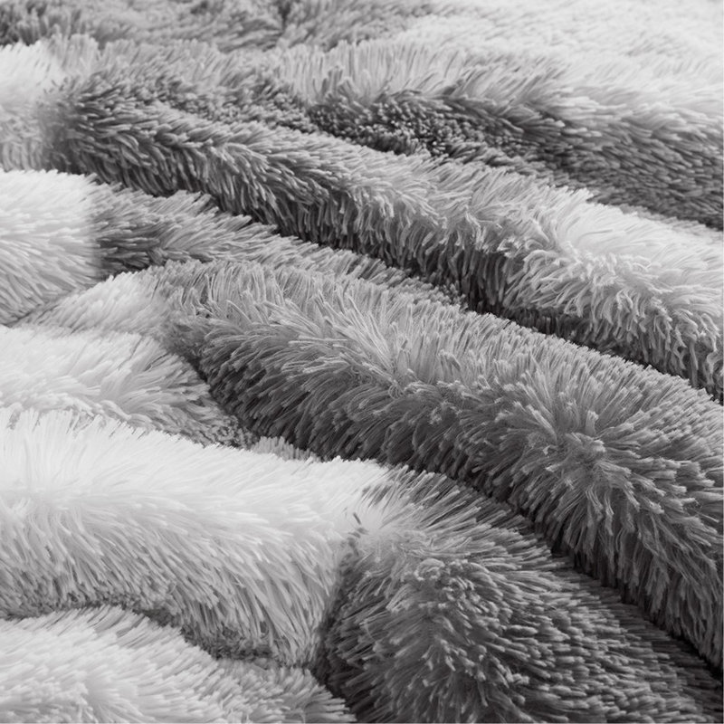 Ensemble d'édredon en fausse fourrure ombrée Ombre, Édredon simple + 1 taie décorative, Gris