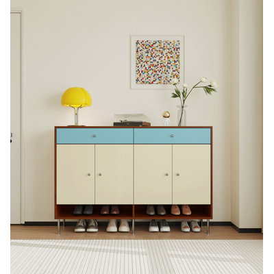 Armoire à chaussures à plusieurs niveaux avec peinture écologique ENF assortie, idéale pour la maison, l'entrée ou un appartement. Organisateur de chaussures multiniveaux avec panneau de peinture assorti et respectueux de l'environnement.