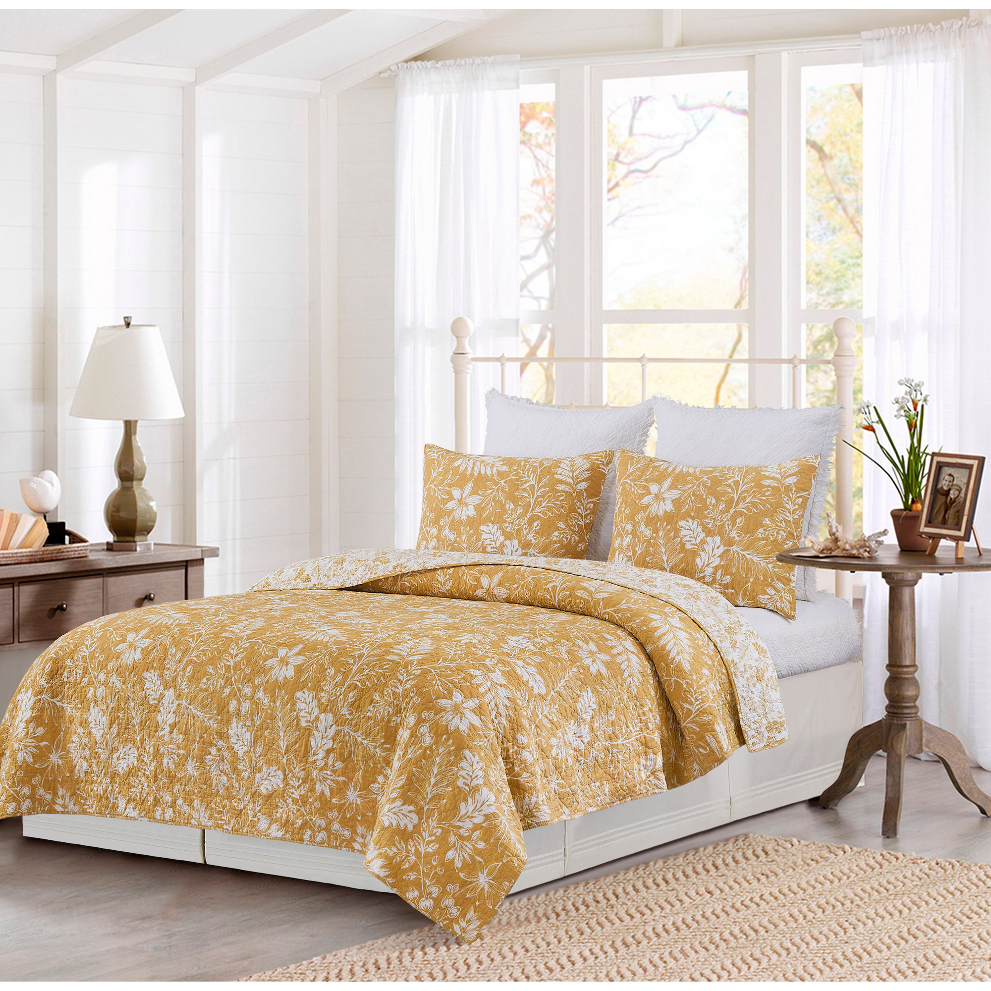 Everview Toile Cotton Quilt Bedding Set, King Quilt + 2 King Shams, Gold