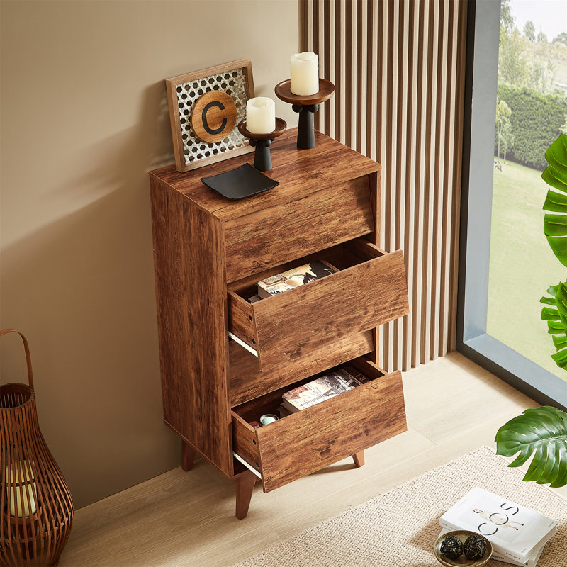 La commode double à 4 tiroirs présente un design rétro et biseauté, Brun