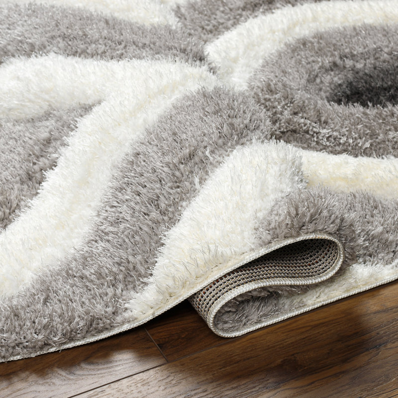 Braycen Geometric Machine Woven Polyester Area Rug in Gray/Beige, Rectangle 5'3" x 7'