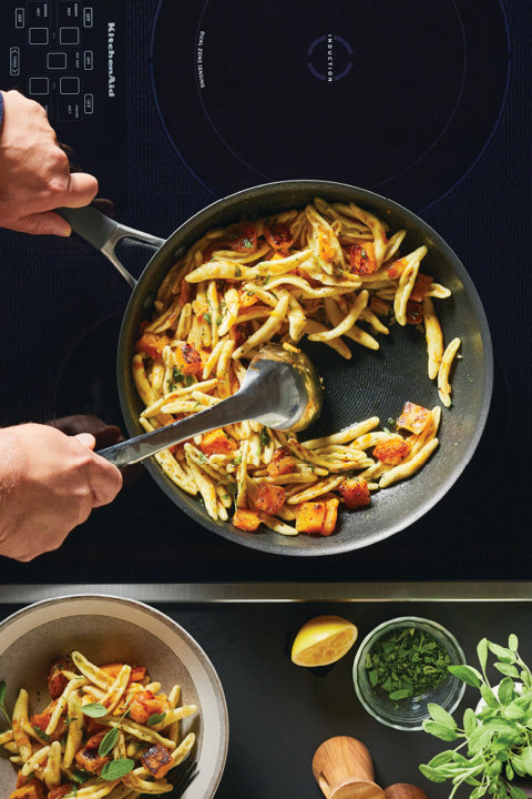 Skillets & Fry Pans