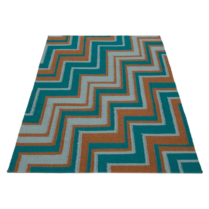 Légers mais robustes, les kilims turcs sont des tapis à tissage plat qui sont parfaits pour les endroits très passants comme le couloir ou la cuisine.