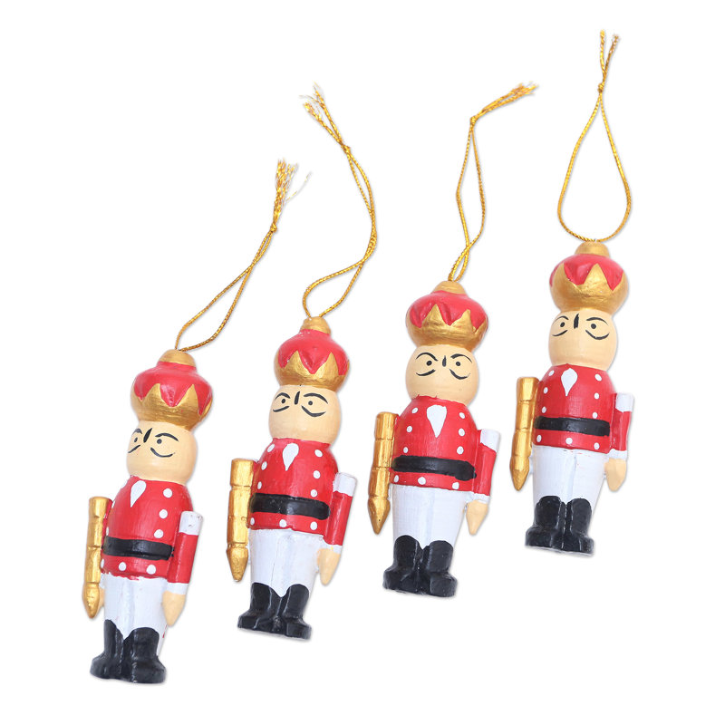 Ensemble de 4 décorations de fêtes en bois faites à la main The Holiday Aisle®
