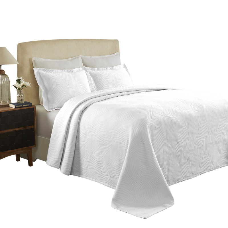 Blue Nile Mills Cotton Sateen Coverlet, Full Coverlet + 2 Standard Pillowcases, White