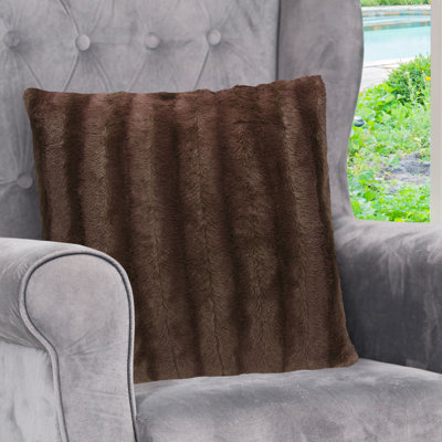 Housse de coussin en similifourrure