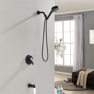 Système de douche mural avec bec de baignoire, robinet de douche à poignée simple filtrée, ensemble de garniture de douche en laiton moderne avec valve brute