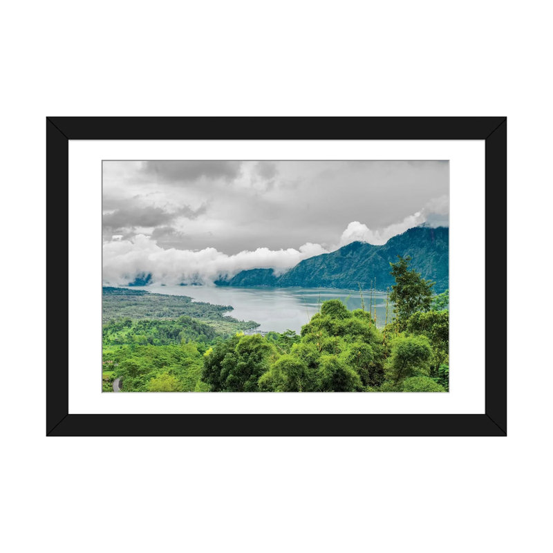 «Lake Batur, Kintamani, Indonésie» par Mark Paulda, impression sur toile, H 24 po x l 32 po x P 1 po, Papier avec cadre noir