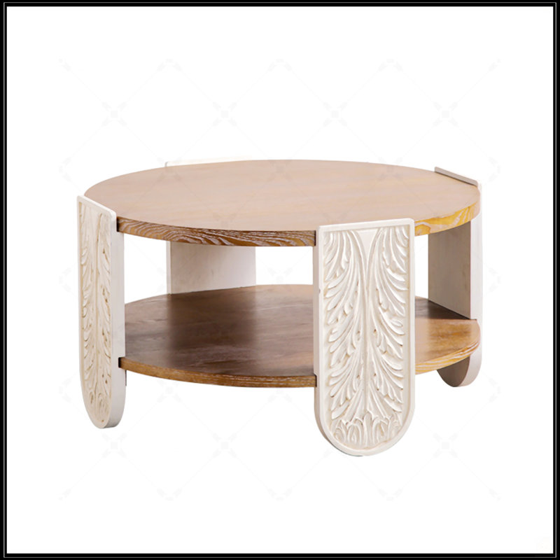 Table basse en bois sculpté