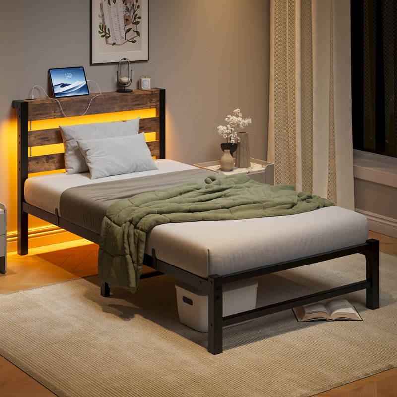 Structure de lit plateforme robuste en métal avec éclairage DEL et charge USB, parfaite pour les chambres modernes