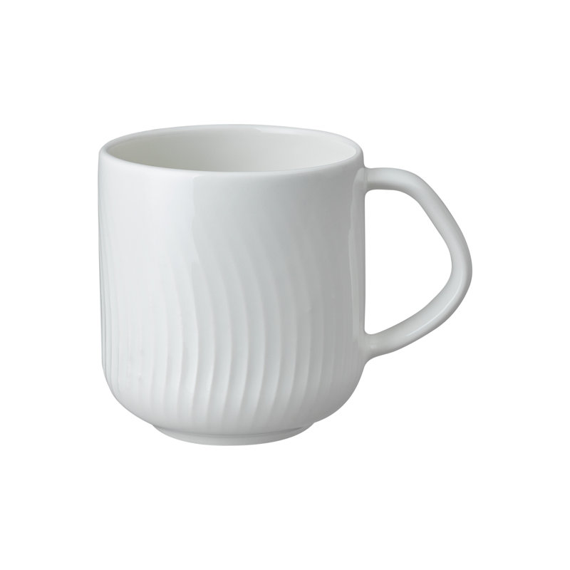 Grande tasse en porcelaine blanche arquée