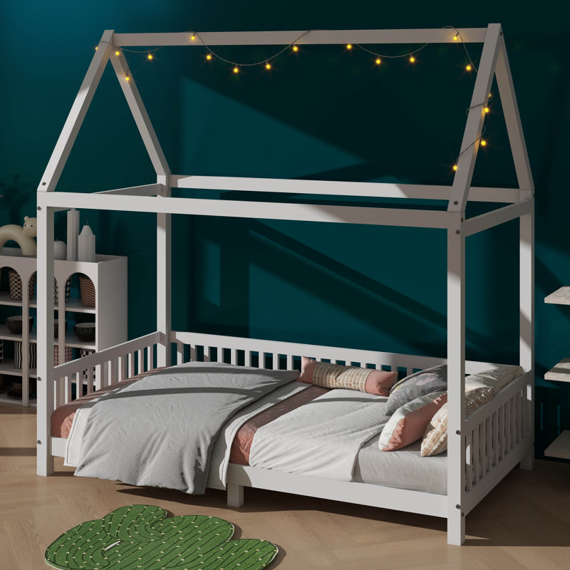 Lit de style maison en bois avec barrière de sécurité et éclairage DEL