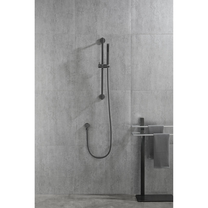 Douche à main noire matte avec hauteur réglable et tuyau flexible de 59 pouces en acier inoxydable avec barre coulissante moderne de 28 pouces
