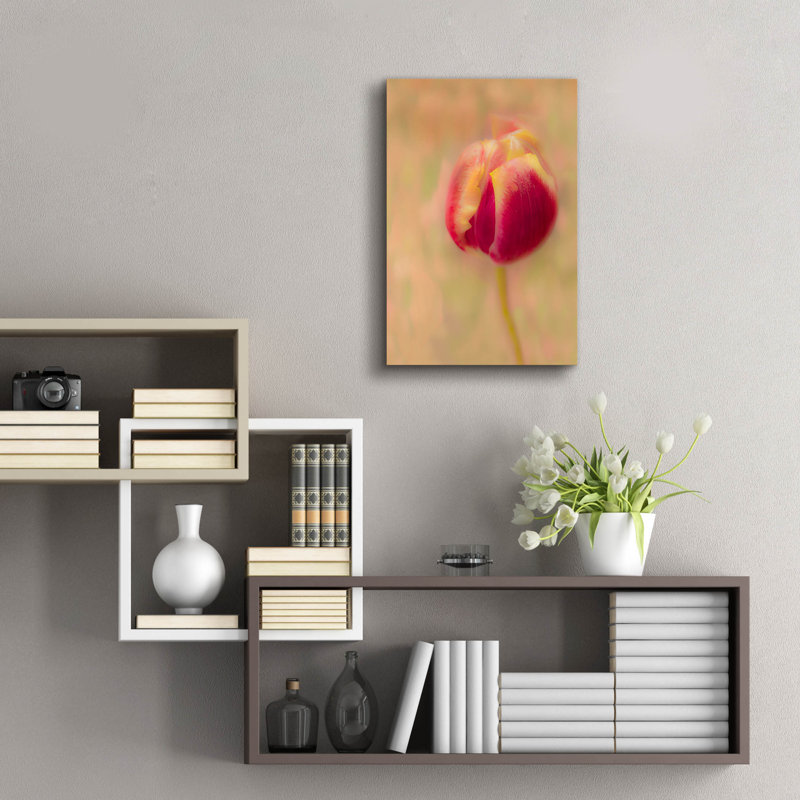 «First Bloom» par Pamela Plummer, H 24 po x l 16 po x P 0,2 po