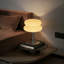 Lampe de table «burger» en verre beige avec ampoule tricolore E26, conception à brancher