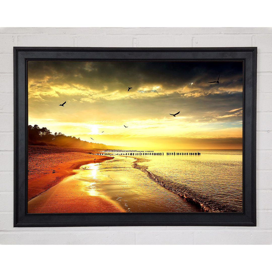 Gerahmtes Wandbild Stunning Yellow Sunset Beach