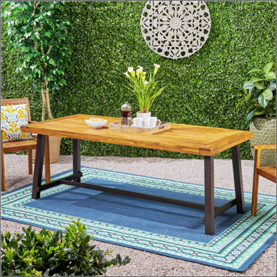 Table de salle à manger d'extérieur en bois d'acacia durable pouvant accueillir jusqu'à 8 personnes, parfaite pour les barbecues et les fêtes de jardin