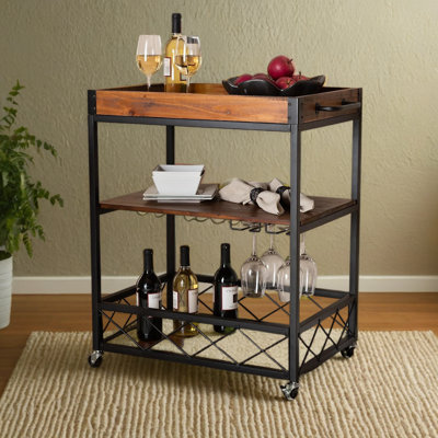 Grand chariot à vin sur roulettes pour îlot de cuisine de style industriel avec bar à vin mobile en bois de sapin avec support en verre